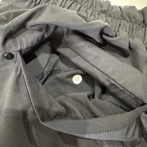 Lululemon 3 Inch Black Shorts 12 - Picture 4 of 4